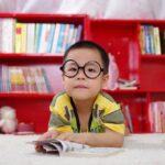 Niño en su primer día de la vuelta al cole