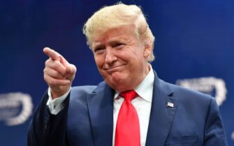 Cómo afectan los aranceles de Trump a España portada