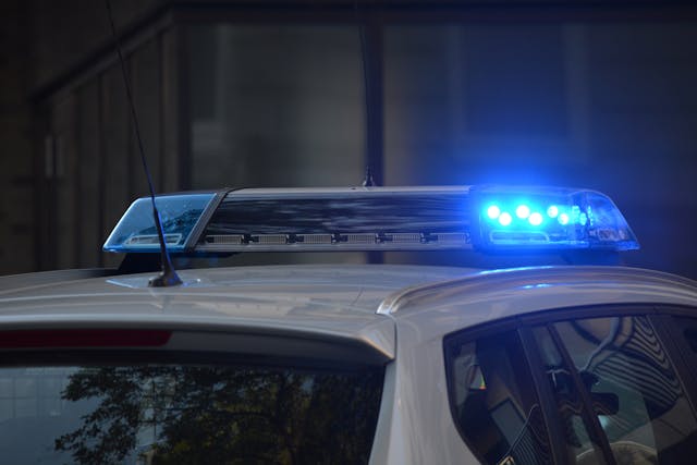 Luz de un coche de policía