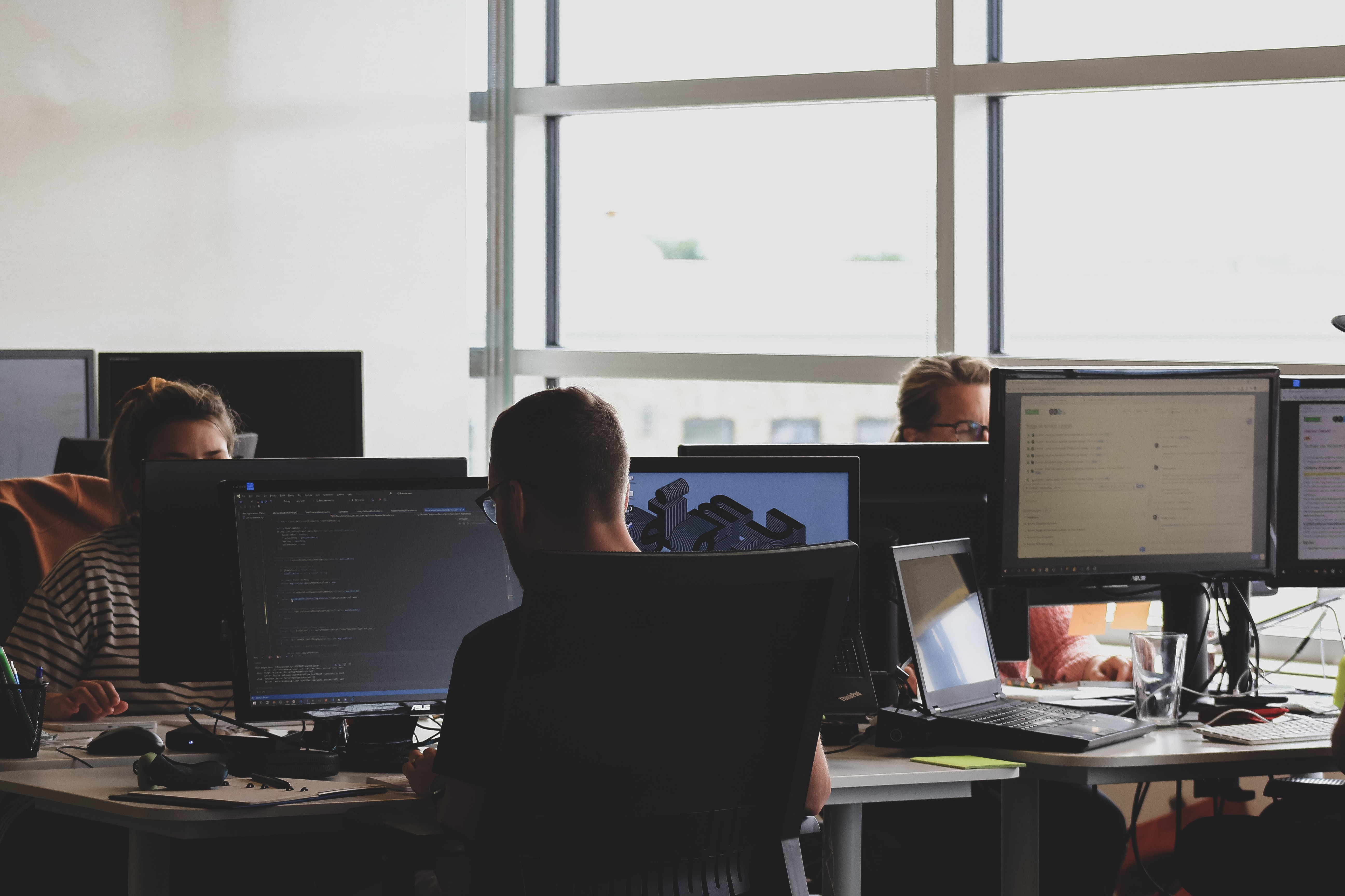 Oficina de trabajo de ciberseguridad.