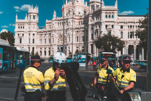Cuerpo de Policía en la plaza de Cibeles, Madrid