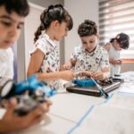 Elige la actividad extraescolar ideal para tus hijos.