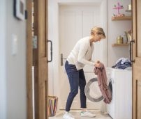 Siete consejos para ahorrar cuidando bien la ropa