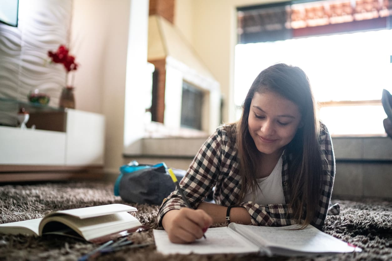 Ayuda para estudiantes - Vive Más Vidas