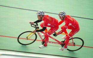 Equipo cofidis pedaleando contigo