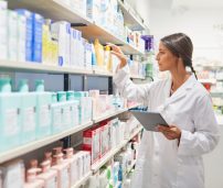 Medicamentos de farmacia bajan de precio en 2022