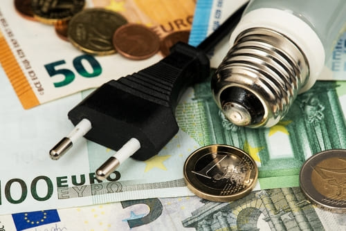 Así baja el precio de la luz tras limitarse el precio del gas a 50 euros por MW/h | ViveMásVidas
