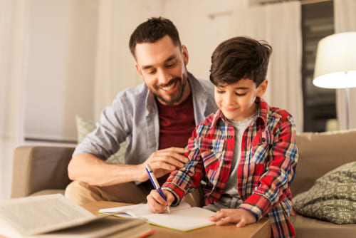 ¿Cuál es la mejor manera de ayudar a los niños con sus deberes? | ViveMásVidas