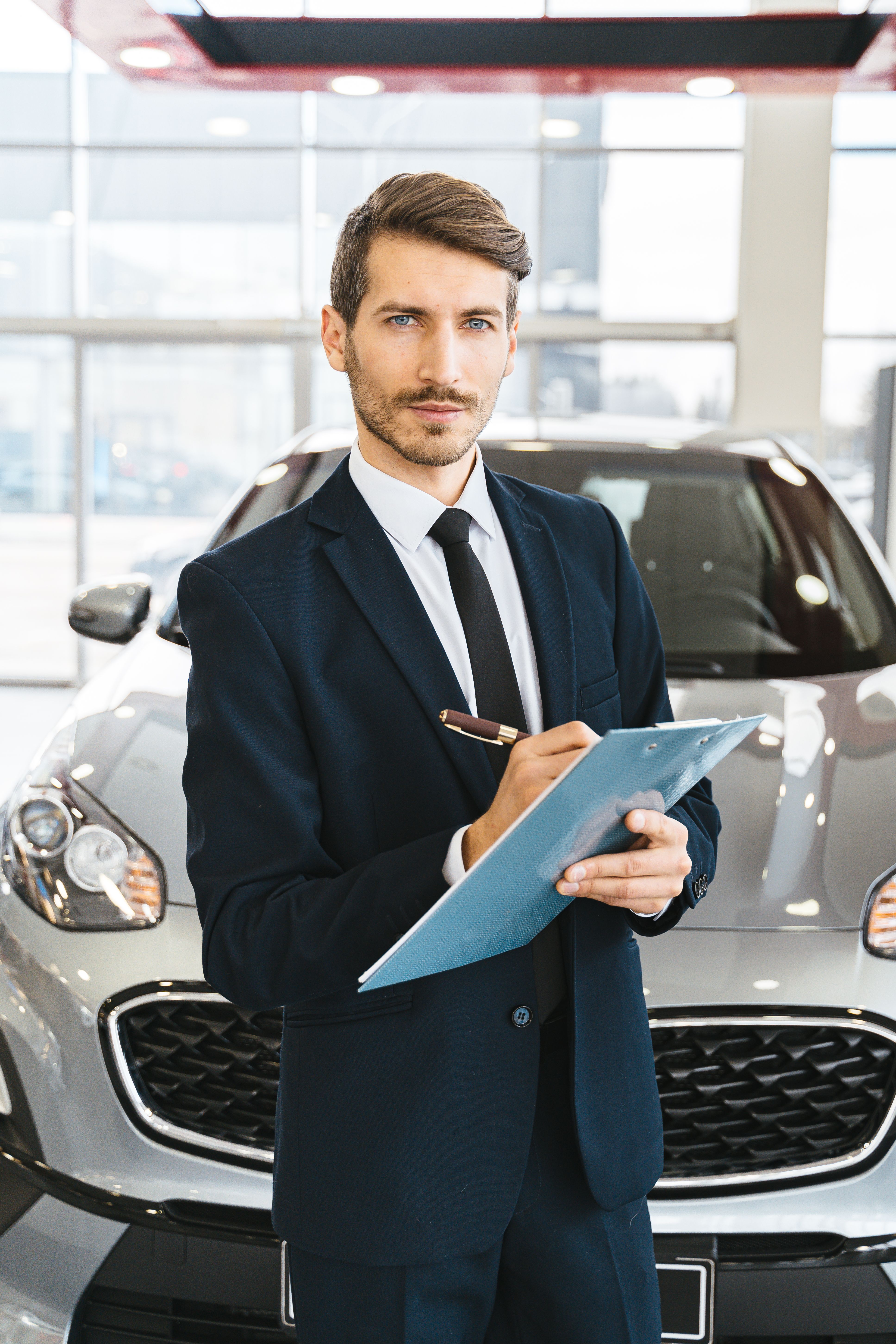 Informe del perito de seguros y tasación del vehículo. Qué hacer si declaran tu coche siniestro total