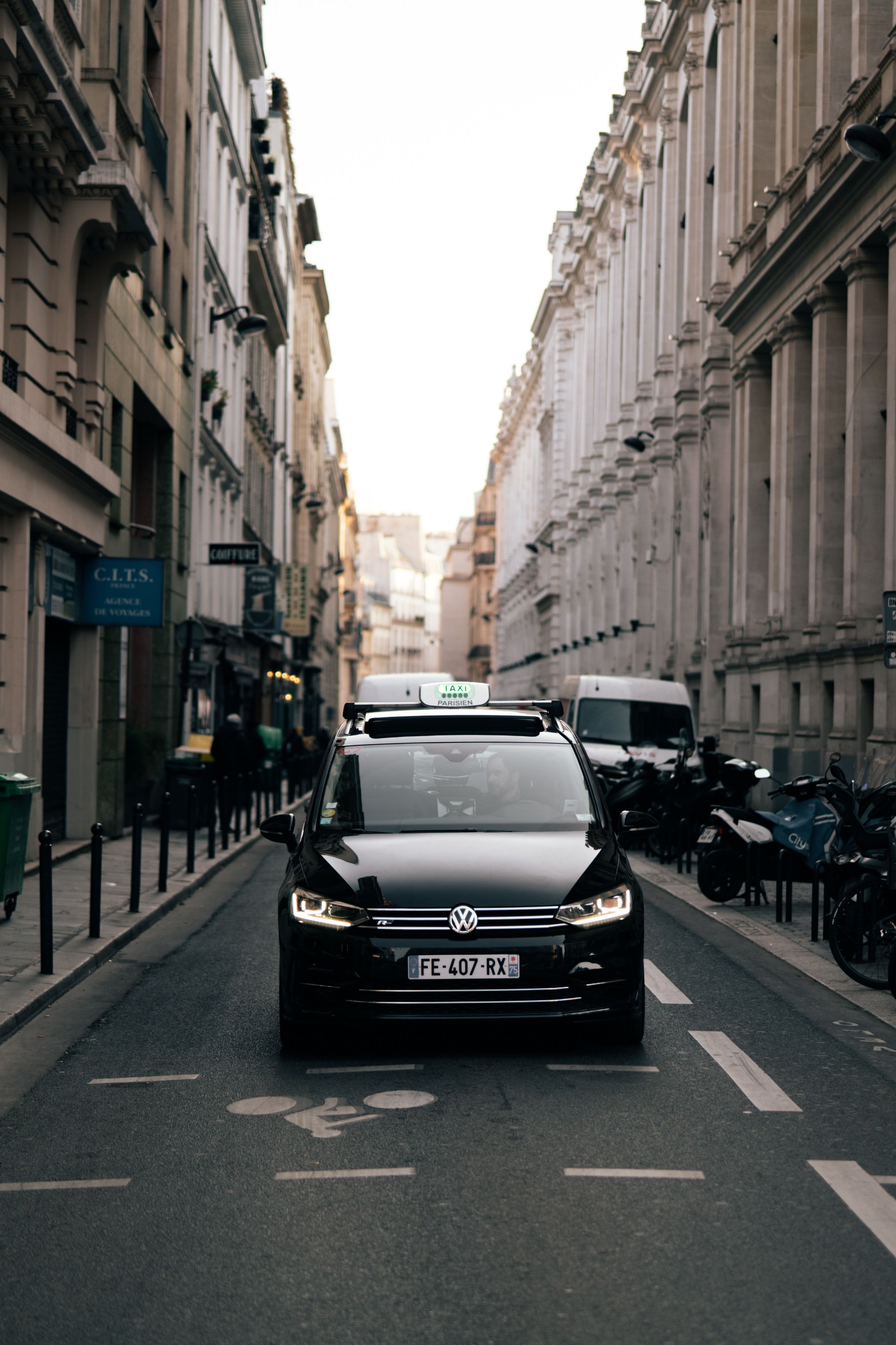 Variaciones de precio en las licencias VTC según oferta y demanda urbana ¿Cuánto cuesta obtener una licencia VTC en España?