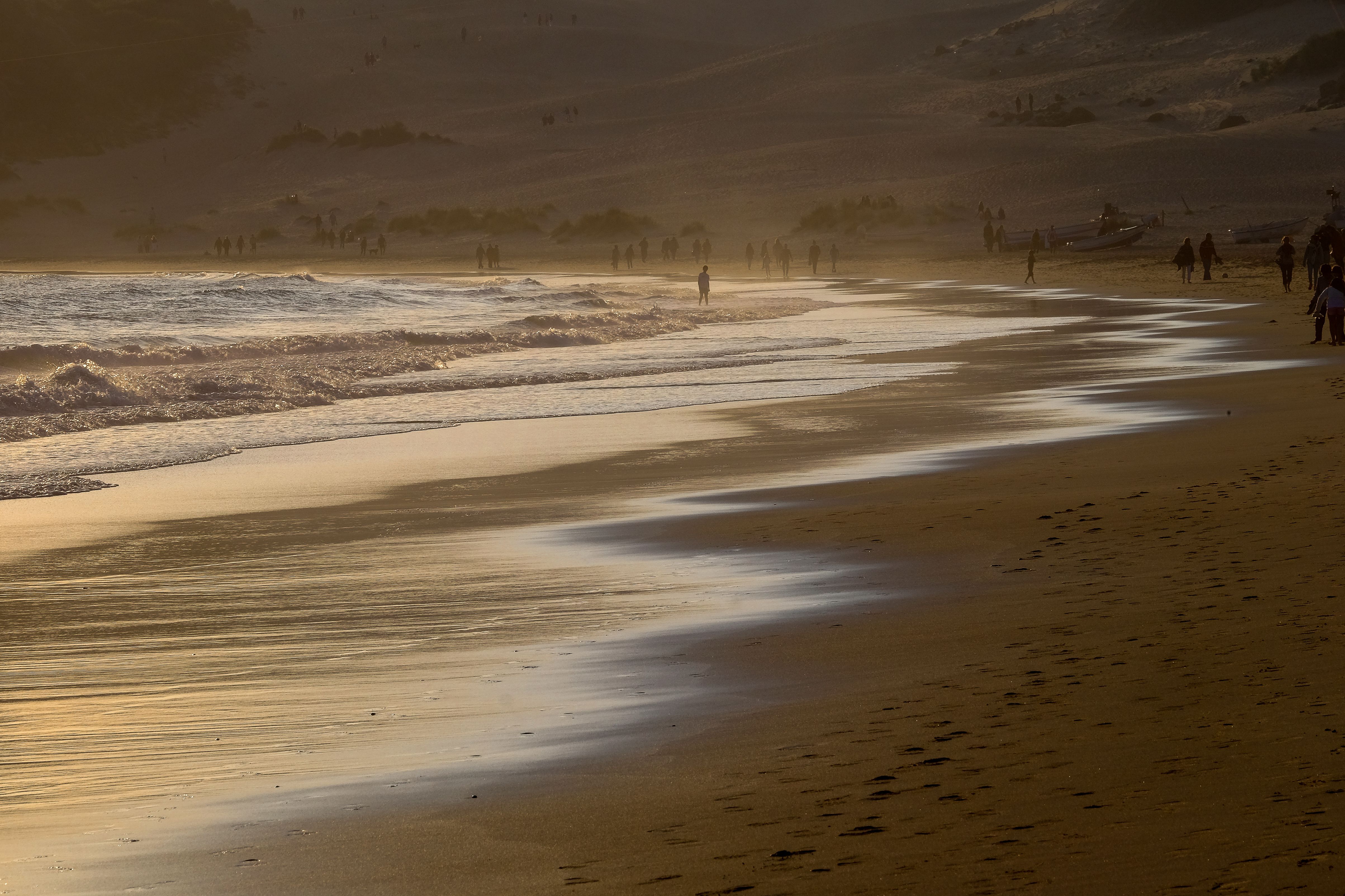 Paisaje natural de la Playa de Bolonia y su duna monumental. Las 15 mejores playas de España de 2026