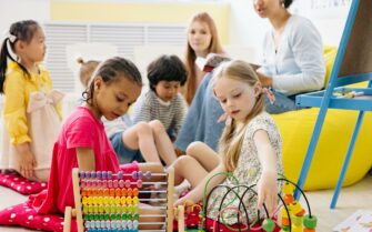 Cuándo y cómo enseñar finanzas a los niños